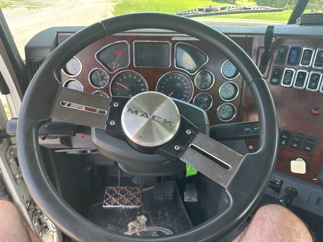 2012 MACK CHU613 - Image 10